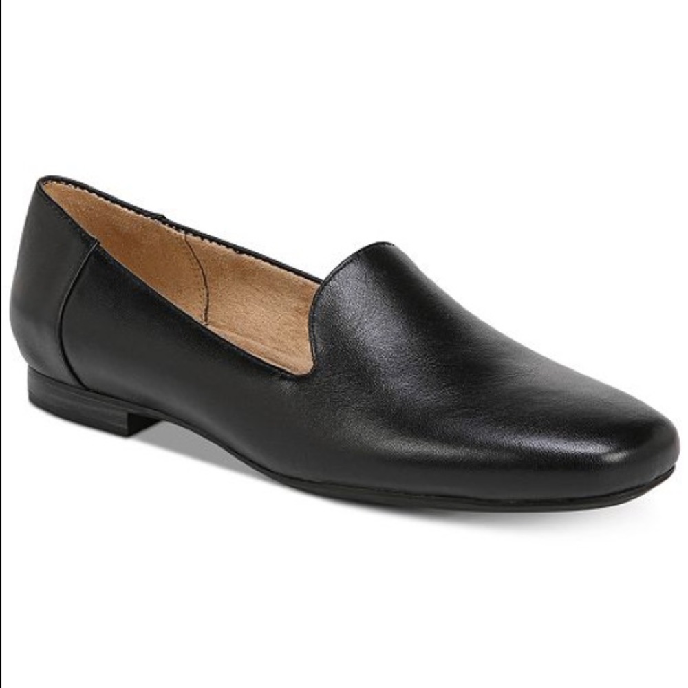 Naturalizer Black Leather Loafers- size 8W